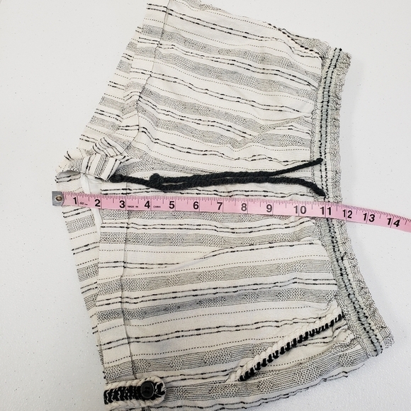 Ethereal by Paper Crane Womens Shorts Size Medium - Picture 6 of 7